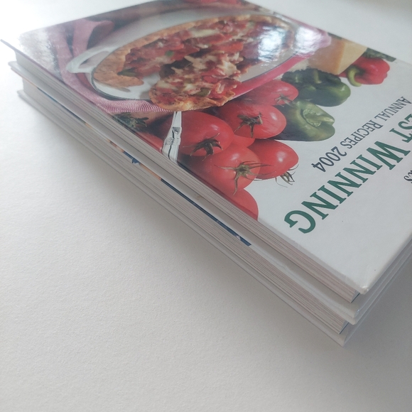 Taste Of Home Contest Winning Annual Recipe Books Lot of 2 - Picture 6 of 9
